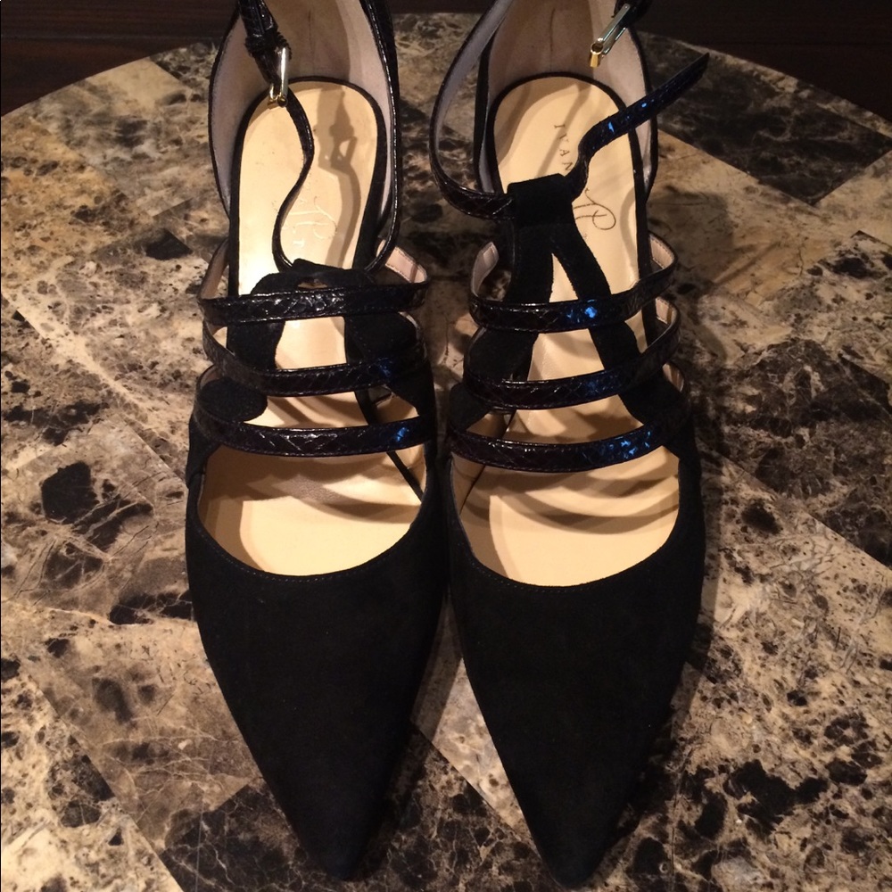 All black Kitten Heels